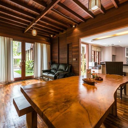 Raja Woods Villa Jimbaran Esterno foto